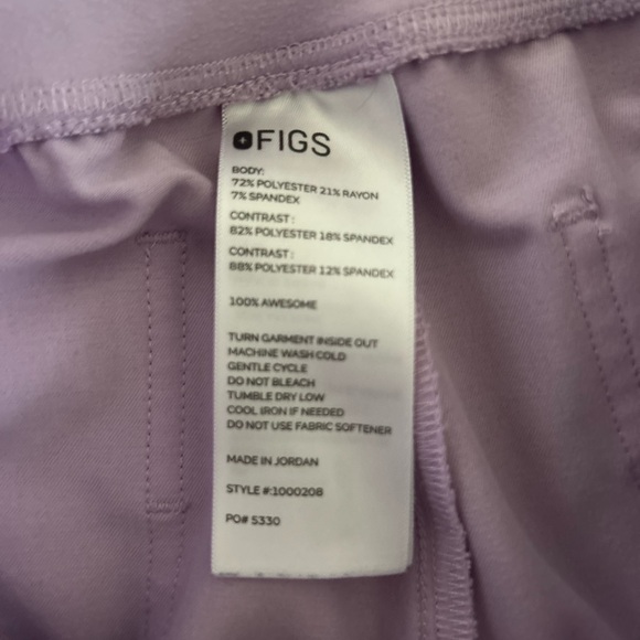 Figs Lavender Haze Scrub Set joggers Medium top, large petite bottom - Picture 3 of 7